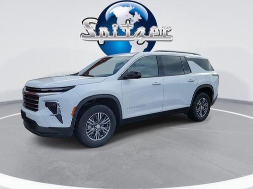 2024 Chevrolet Traverse LT