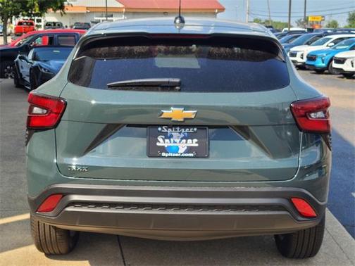 2025 Chevrolet Trax LS