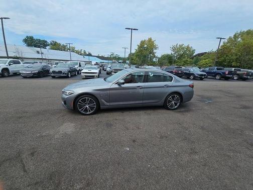 Skyscraper Gray Metallic 2023 BMW 530e 530e xDrive