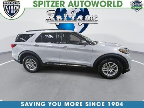 Space White Metallic 2025 Ford Explorer Active
