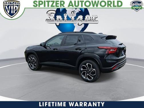 Black 2026 Chevrolet Trax 2RS