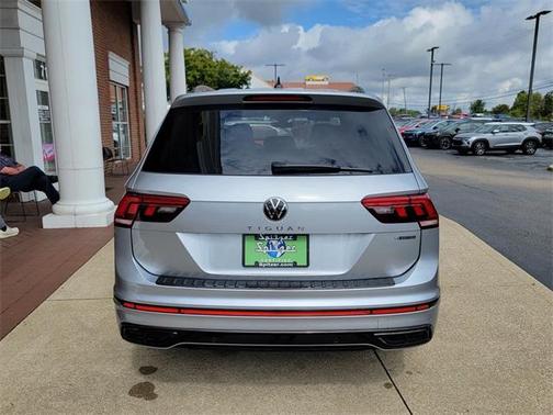 2023 Volkswagen Tiguan 2.0T SE R-Line Black