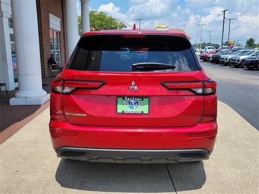 2022 Mitsubishi Outlander ES