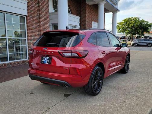 2025 Ford Escape ST-Line Elite