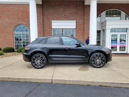 2023 Porsche Macan T