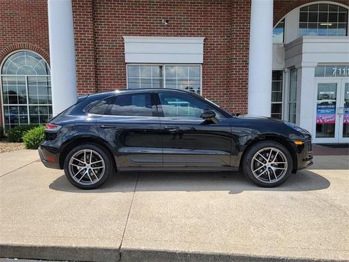 2023 Porsche Macan T