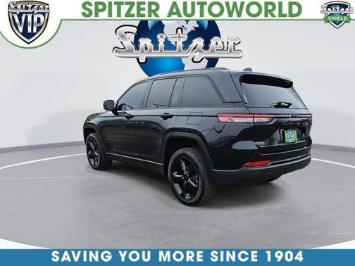 Diamond Black 2023 Jeep Grand Cherokee Altitude