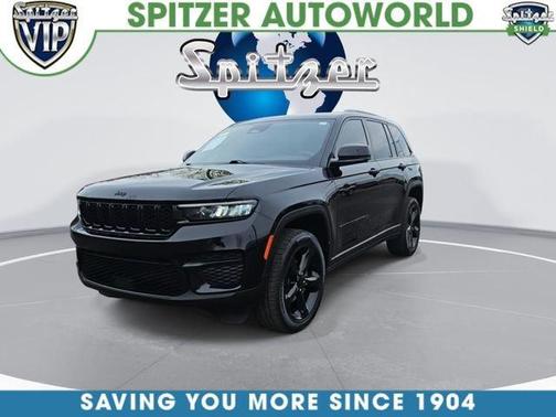 Diamond Black 2023 Jeep Grand Cherokee Altitude