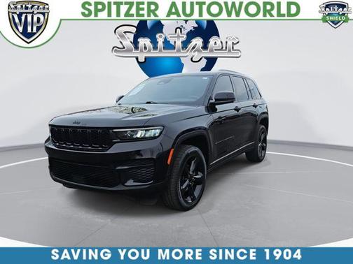 Diamond Black 2023 Jeep Grand Cherokee Altitude