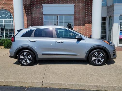 2022 Kia Niro LXS