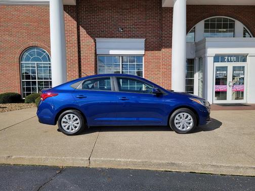 2022 Hyundai Accent SE