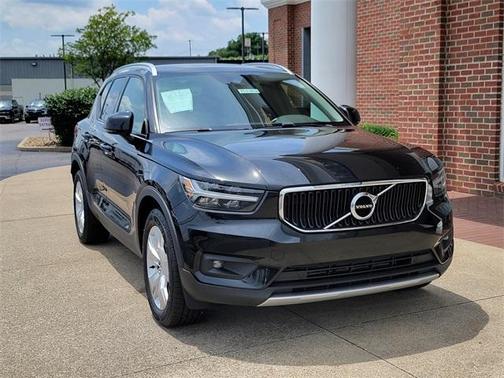 2021 Volvo XC40 T4 Momentum