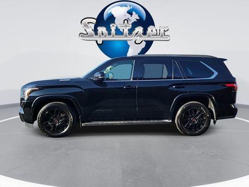 2024 Toyota Sequoia SR5