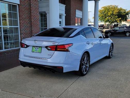 2023 Nissan Altima 2.0 SR