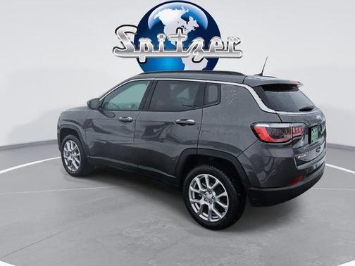 2023 Jeep Compass Latitude Lux