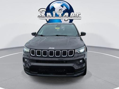 2023 Jeep Compass Latitude Lux