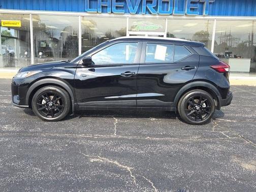 2023 Nissan Kicks SV