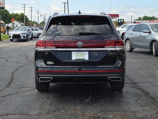 2024 Volkswagen Atlas 2.0T SE