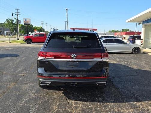 2024 Volkswagen Atlas 2.0T SE