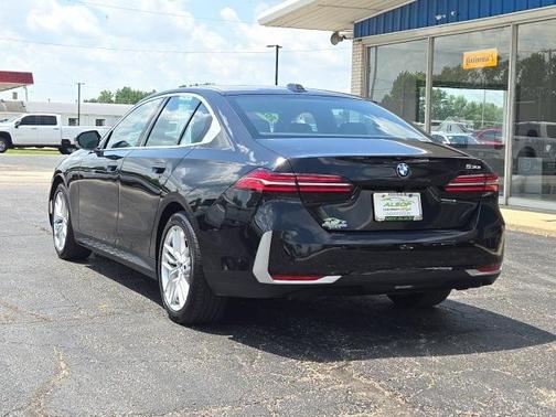 2025 BMW 530 i