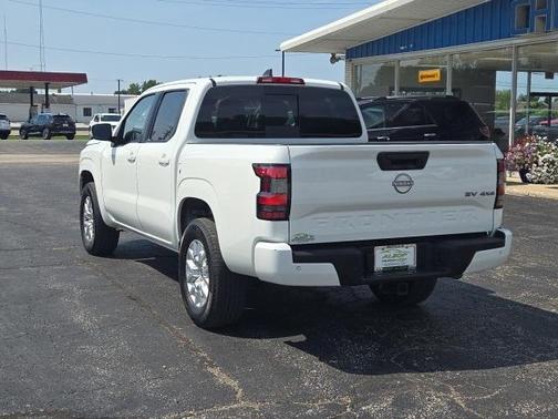2024 Nissan Frontier SV