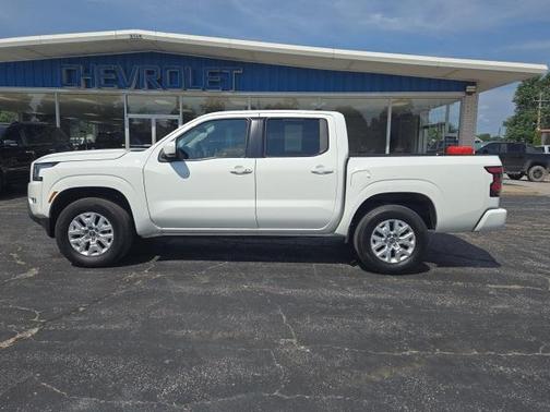 2024 Nissan Frontier SV