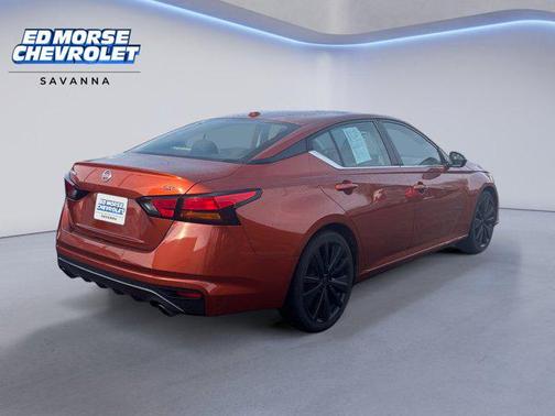 2022 Nissan Altima SR FWD