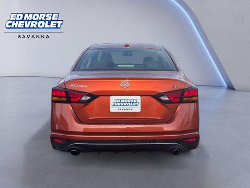 2022 Nissan Altima SR FWD