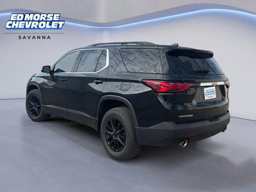 Mosaic Black Metallic 2023 Chevrolet Traverse LT Cloth