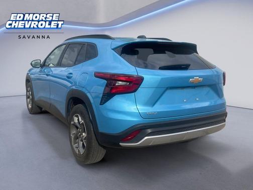 Marina Blue Metallic 2025 Chevrolet Trax LT