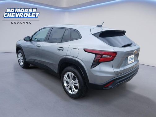 Sterling Gray Metallic 2024 Chevrolet Trax LS
