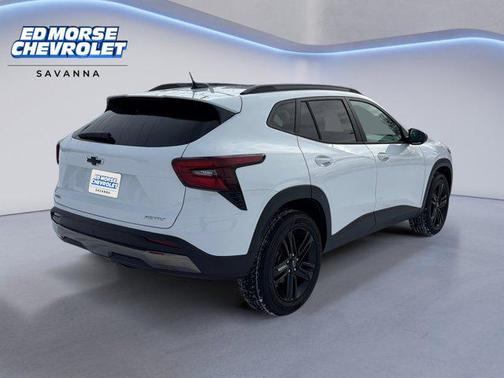 Summit White 2026 Chevrolet Trax FWD ACTIV