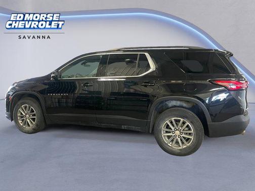 Mosaic Black Metallic 2023 Chevrolet Traverse LT Cloth