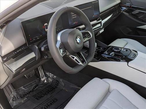 2025 BMW 530 i xDrive