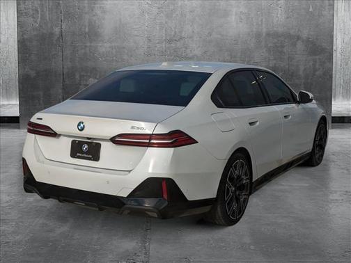 2025 BMW 530 i xDrive