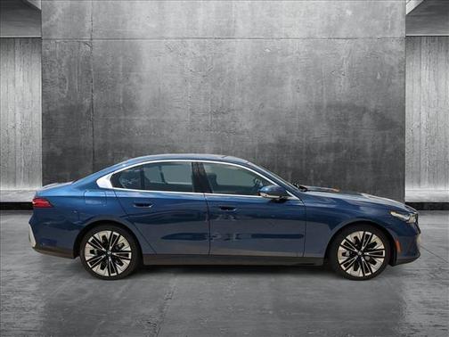 2024 BMW 530 i xDrive