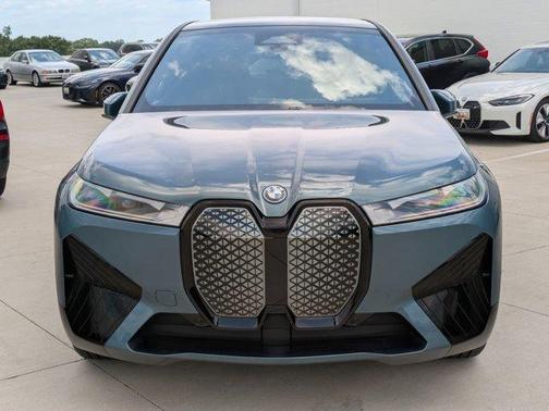 2025 BMW iX xDrive50