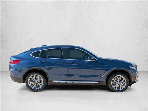 2025 BMW X4 xDrive30i