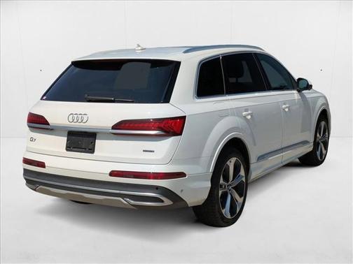 2022 Audi Q7 55 Premium Plus