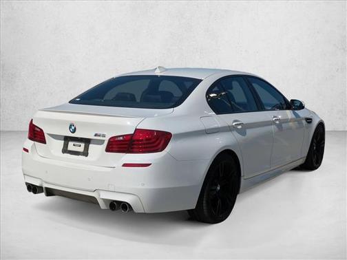 Alpine White 2016 BMW M5 Base