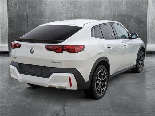 2025 BMW X2 xDrive28i