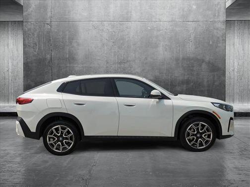 2025 BMW X2 xDrive28i