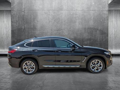 2025 BMW X4 xDrive30i