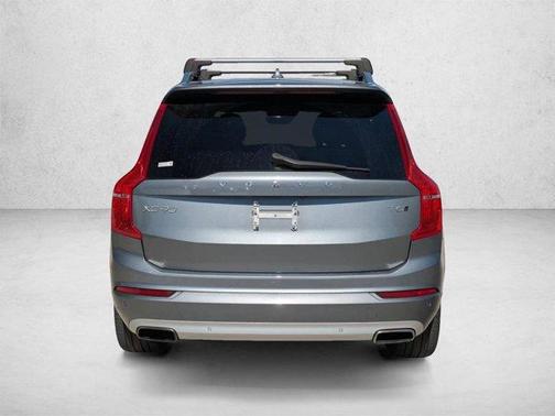 Gray Metallic 2017 Volvo XC90 T6 Momentum