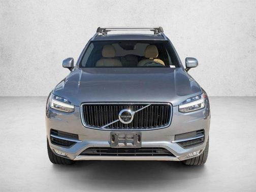 Gray Metallic 2017 Volvo XC90 T6 Momentum