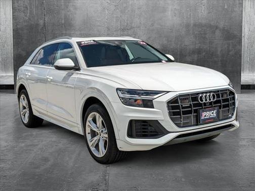 2022 Audi Q8 55 Premium Plus