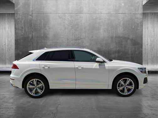 2022 Audi Q8 55 Premium Plus