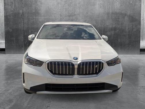 2025 BMW i5 eDrive40