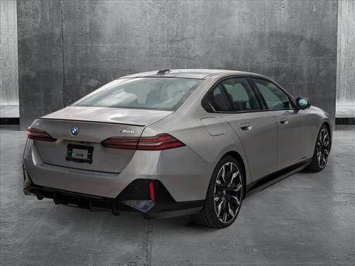 2024 BMW i5 M60