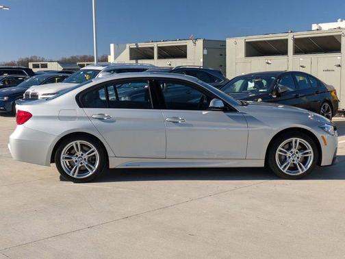 2017 BMW 330 i xDrive